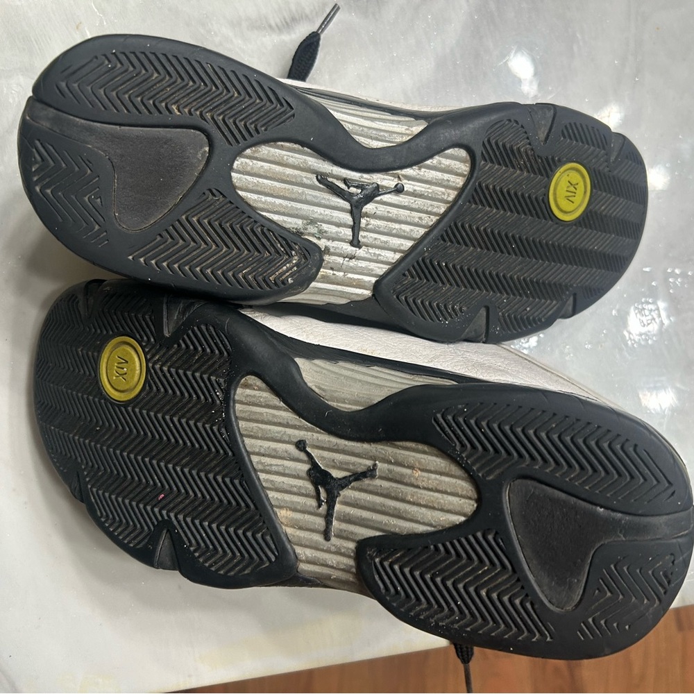Retro Jordan 14s white chartreuse - Picture 2 of 7